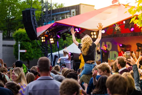 Publiek op Radboud Rocks