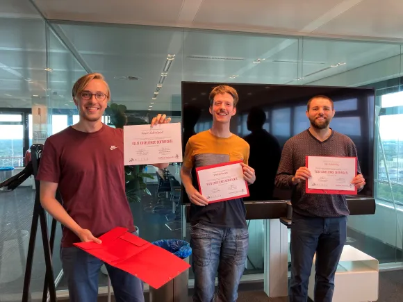Masterstudenten met een interesse in machine learning kunnen ELLIS Excellence Fellowships volgen. Deze drie studenten hebben dit succesvol afgerond.