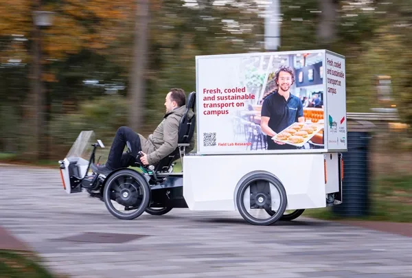 Man op de GoLo Coolbike