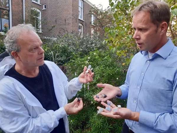 Prof. Mylanus van de afdeling KNO van het RadboudUMC en Dr. Martijn Agterberg