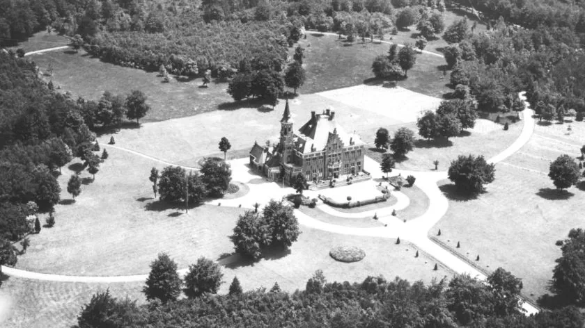 Huize Heyendael archieffoto vanuit de lucht