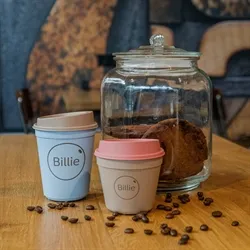 Een foto van de Billie Cup, een beker die hergebruikt kan worden