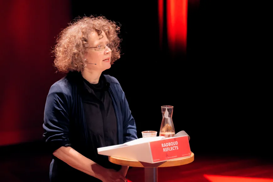 Holocaust Memorial Day Getuigenis, Ria van den Brandt, foto Ramon Tjan