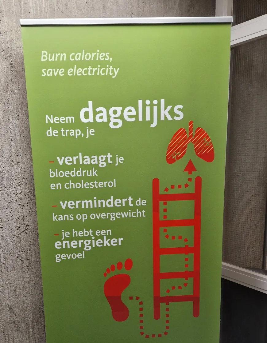 Banner voor promotie met opschrift 'Burn calories, save electricity'