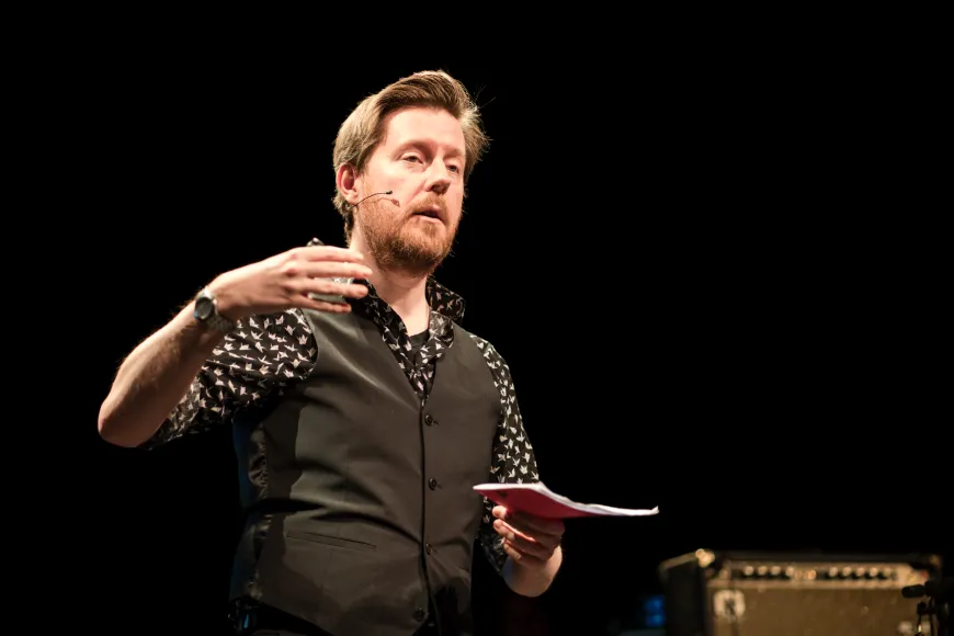 Anco Peeters geeft een lezing