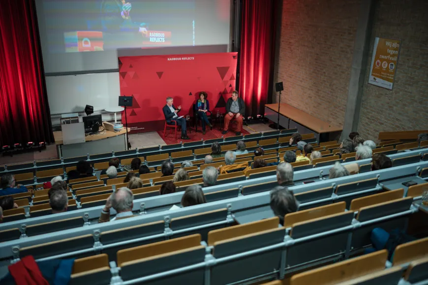 Marcel Becker, Roos Vonk en Cees Leijenhorst bij Wie was primatoloog Frans de Waal? 