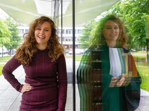 Afbeelding van student Rechtsgeleerdheid bij het Grotiusgebouw