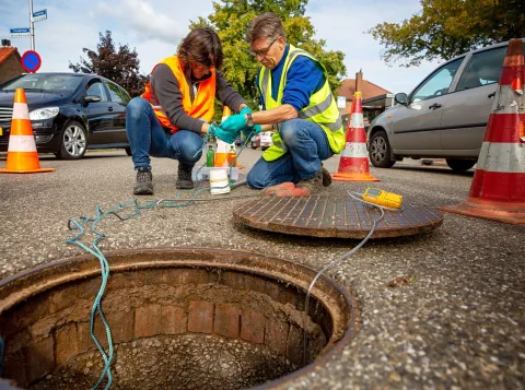 Een meting van medicijnresten in het Nijmeegse riool in 2019. 