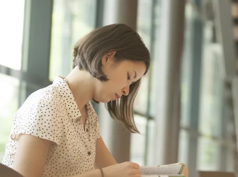 Student is aan het studeren