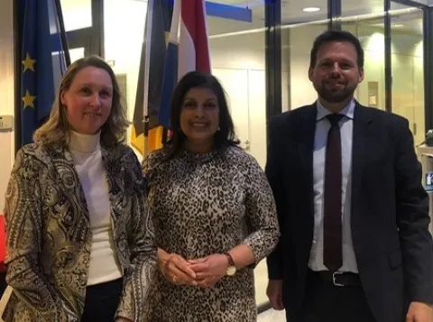 Inge Molenaar ontmoet onderwijsminister Mariëlle Paul en EC ambtenaar Maurits-Jan Prinz voorafgaand aan de European Education Summit 2023 in Brussel
