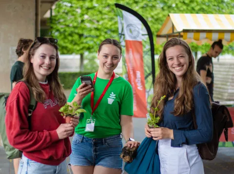 Studenten op de campus