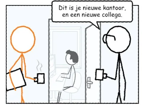 Een nieuwe collega staat bij het kantoor