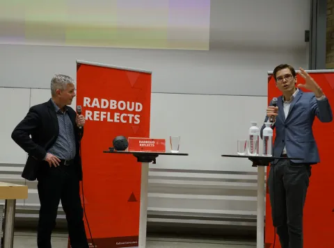 Marcel Becker en Jasper Uiterwaal in gesprek