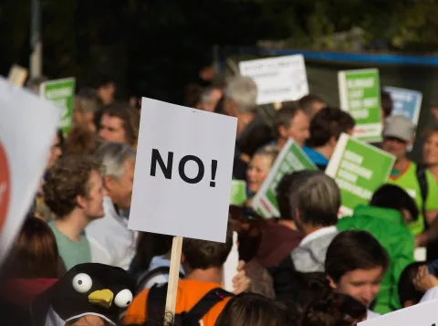 Protestborden bij een betoging