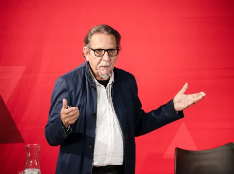 Glenn Albrecht geeft een lezing bij Radboud Reflects