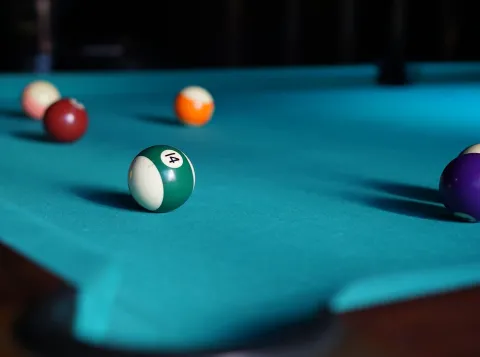 Botsingen tussen dipolaire moleculen voor het eerst in beeld