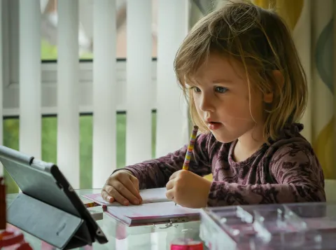 Uitgaven aan onderwijs zijn gestegen, maar het is kwakkelen met de kwaliteit