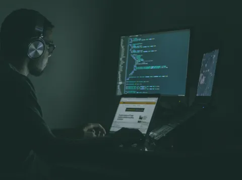 Protection or threat? The pros and cons of the ’Dragnet’ Act