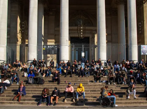 Ensure confidence in science by involving the public in research