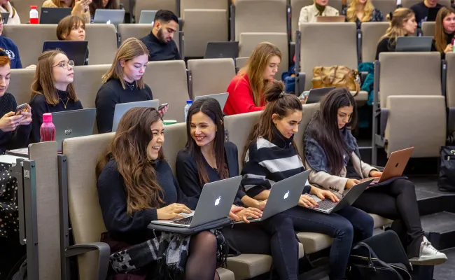 studenten in collegezaal
