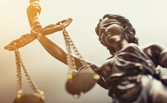 Het standbeeld van Justitie symbool, afbeelding concept juridisch recht concept