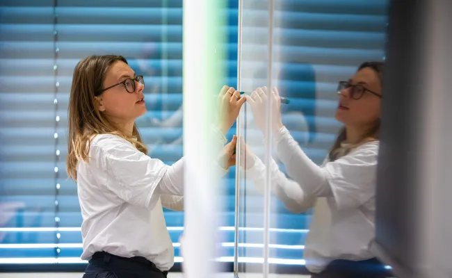 Universitair docent Vergelijkende Religiewetenschappen Justine Bakker