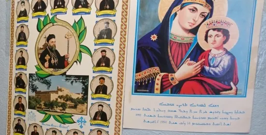 Foto van twee orthodoxe religieuze posters