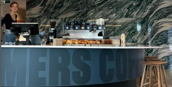De Blommers koffiebar in het Grotiusgebouw