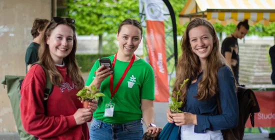 Studenten op de campus