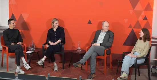Nort Vlemmix, Rianne Riemens, Bernard van Gastel en Elize de Mul in gesprek tijdens het programma Digitale voetafdruk
