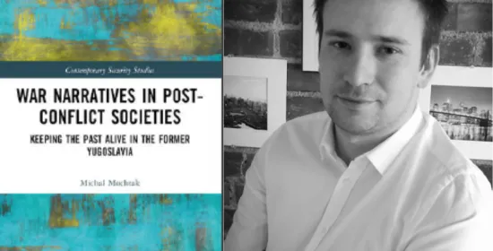 Michal Mochtak en boek