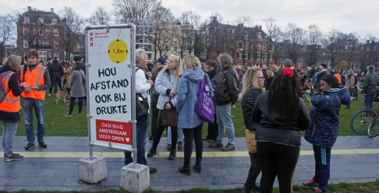 Democratie onder druk #5 - Coronabeleid: van vaccinatieplicht tot vrijheid