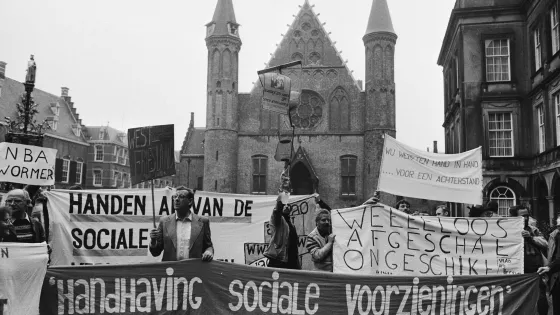 Demonstratie van het landelijk WAO Comité op het Binnenhof, 1982