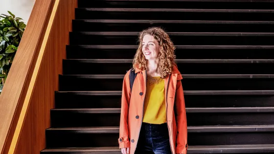 Portret klinisch psycholoog op de trap