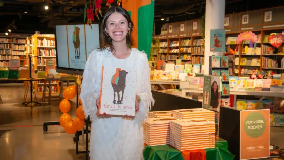 Eva op haar boekpresentatie bij Dekker v.d. Vegt in Nijmegen